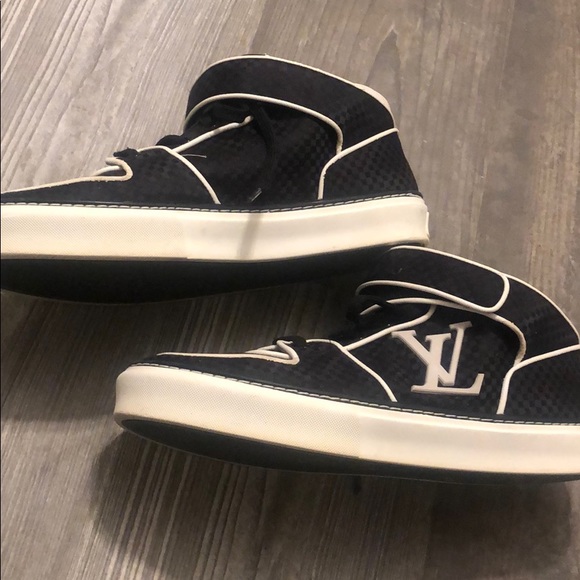 Louis Vuitton Acapulco Checkered Hi-Top Sneakers - Picture 4 of 12